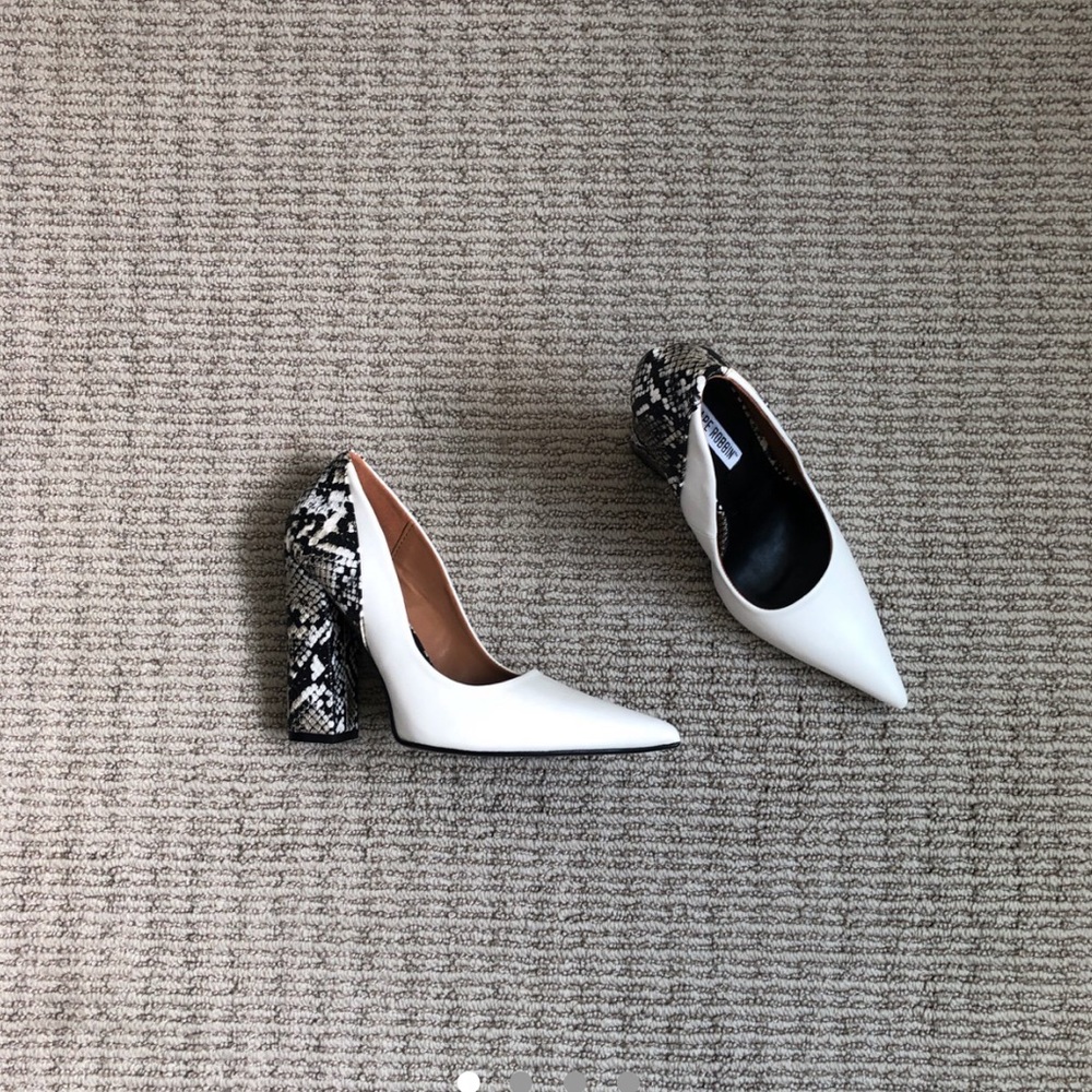 “Double Dare” White Cape Robbins Pointed Toe Heels